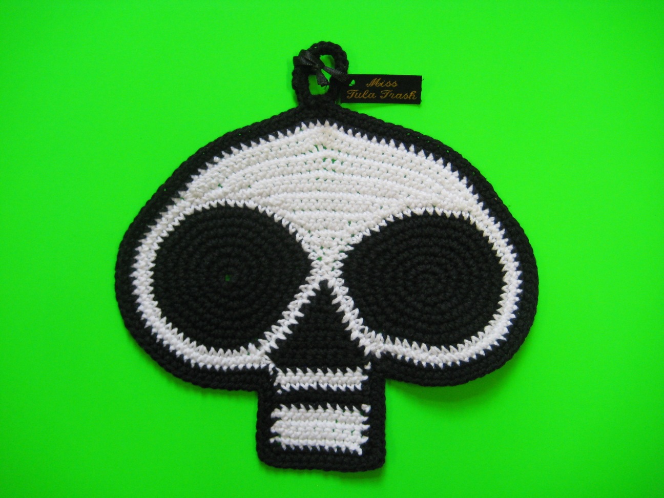 MTT Skull Pot Holder_2011.JPG